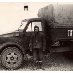 Девушка на фоне ГАЗ-51 (50е годы XX века)
